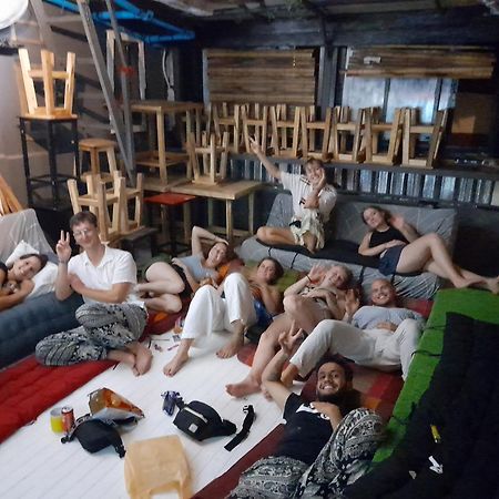 Dormsin Social Pansiyon Phi Phi Adaları Dış mekan fotoğraf
